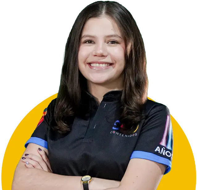 Profesional sonriente con camiseta negra que destaca su experiencia y entusiasmo en la creación de contenidos.