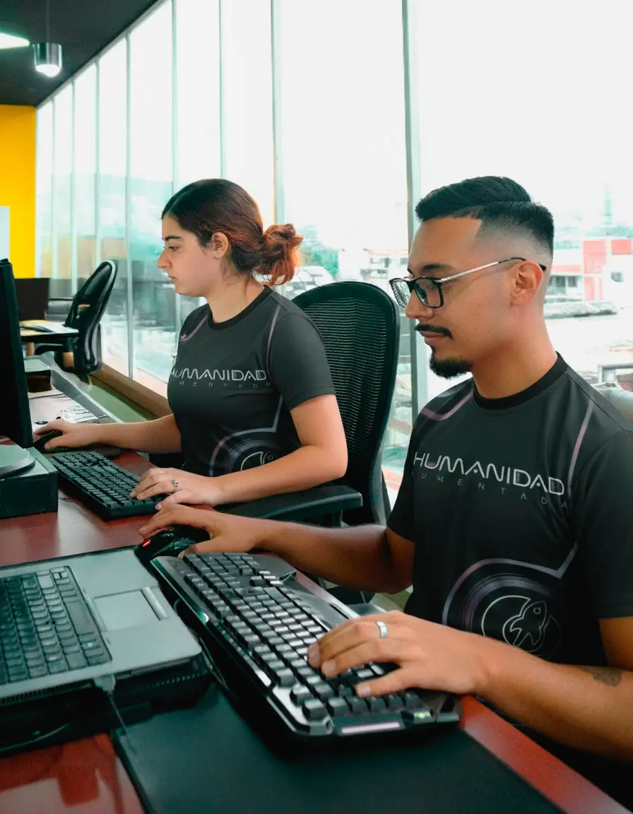 personas trabajando